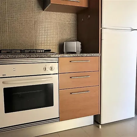 Cg105 - De - 2 Bed 2 Bath Ground Floor With Communal Pool Apartment *