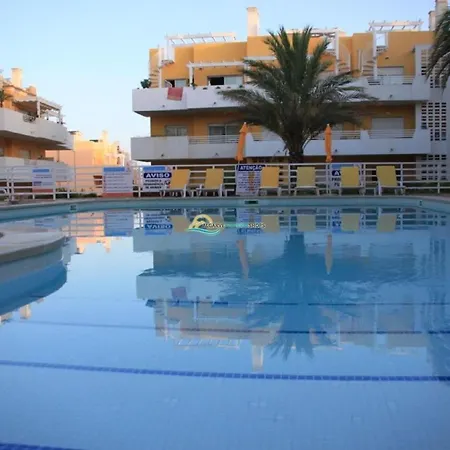 Cg105 - De - 2 Bed 2 Bath Ground Floor With Communal Pool Apartment