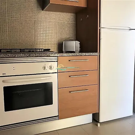 Cg105 - De - 2 Bed 2 Bath Ground Floor With Communal Pool Apartment *